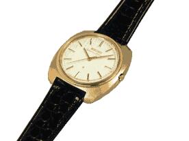 时间与石英晶体保持一致